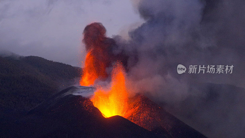 拉帕尔马Cumbre Vieja火山爆发